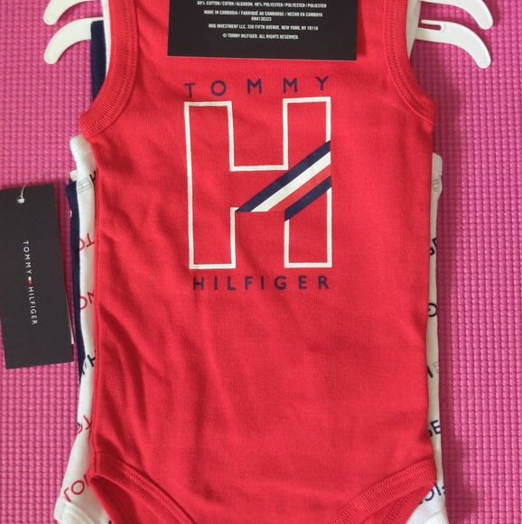 Tommy Hilfiger 3 Pack Bodysuit - Picture 3 of 3